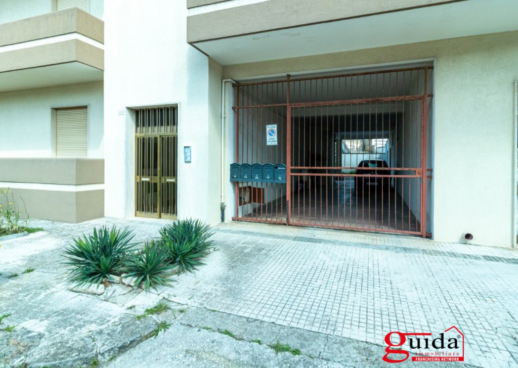 Affitto con Riscatto Appartamento Calimera - Casa in affitto a Calimera con ascensore e box auto Località semi centro