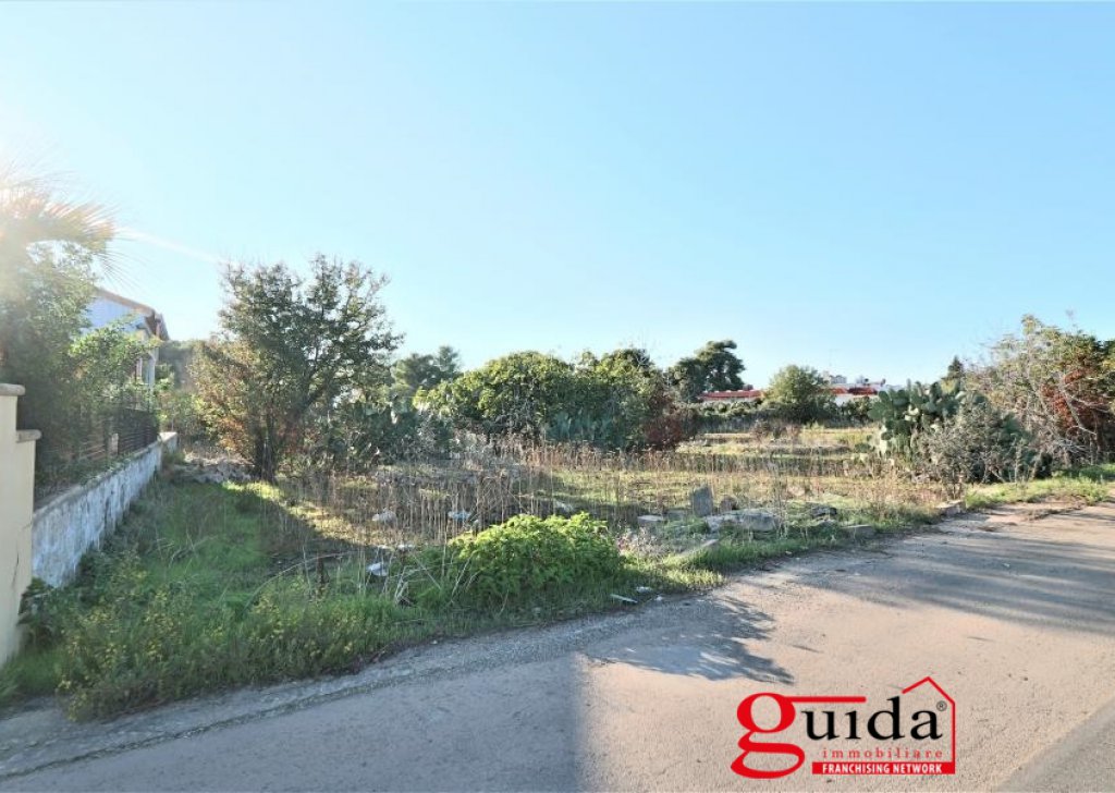 Building land for sale  1387 sqm, Racale, locality Torre Suda