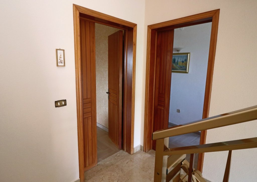 Chalet for sale  via dell'Isopo 1, Matino, locality Seed device