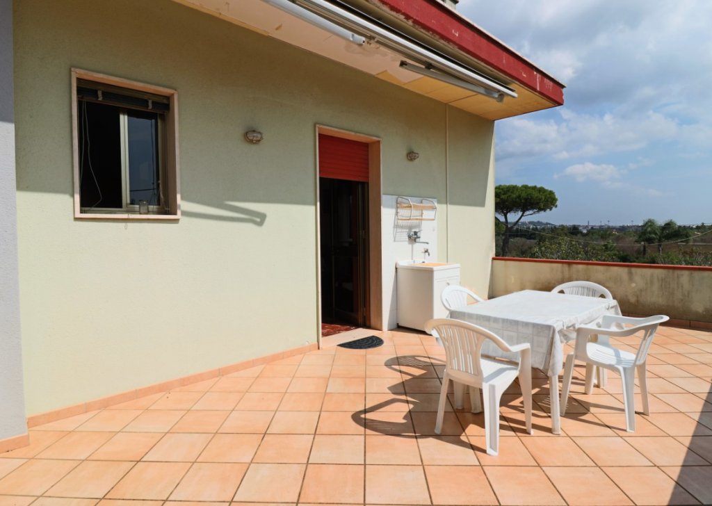Vendita Villetta Matino - Villetta panoramica indipendente con ampi spazi esterni, giardino, garage nella periferia di Matino Località Semi periferica