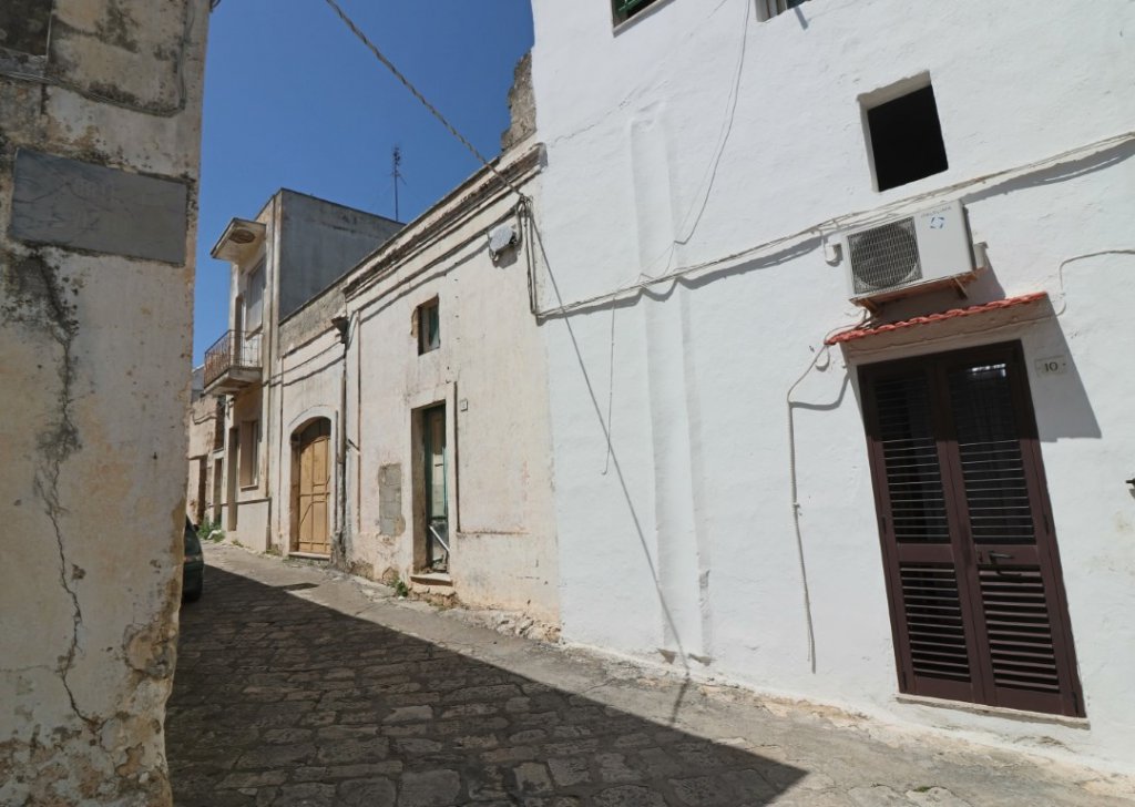 Casa indipendente in vendita  via Vitali 6, Casarano, località Centro storico