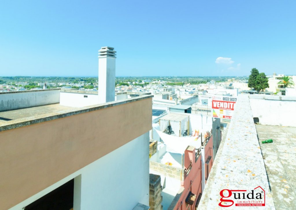 Vendita Casa indipendente Matino - Indipendente centro storico terra cielo con terrazzo panoramico da ristrutturare Località Centro storico 