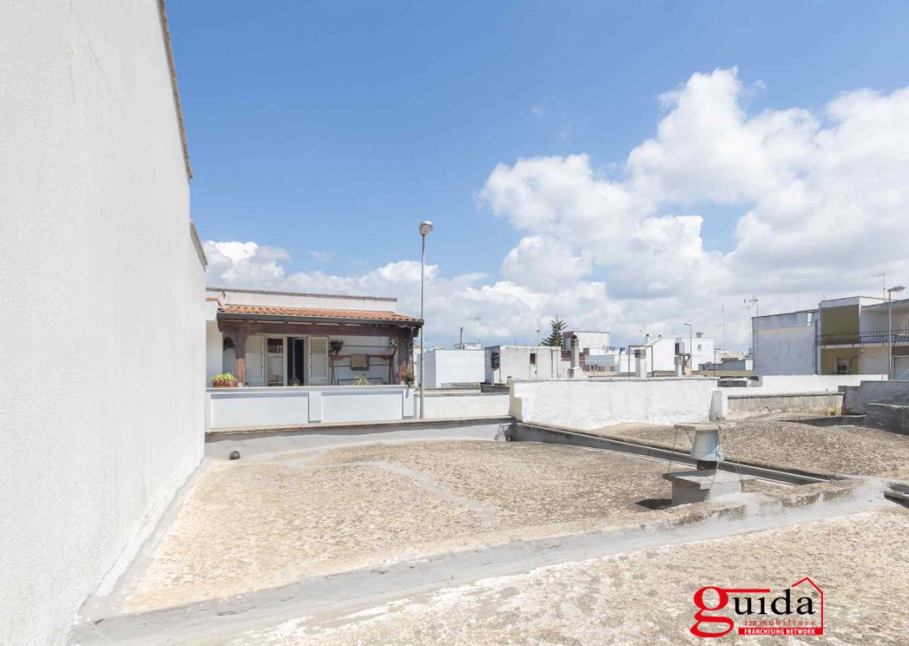 Detached house for sale  68 sqm, Taviano, locality Center