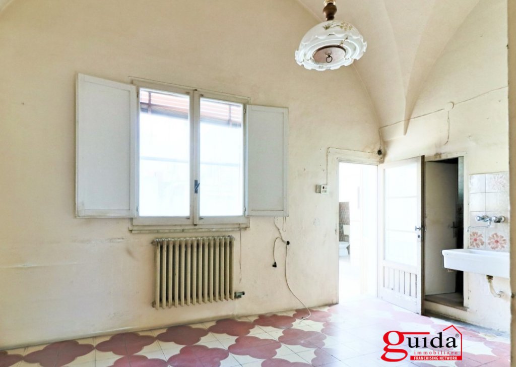Palace or stable for sale  Vico Tarantino 15, Alezio, locality Center